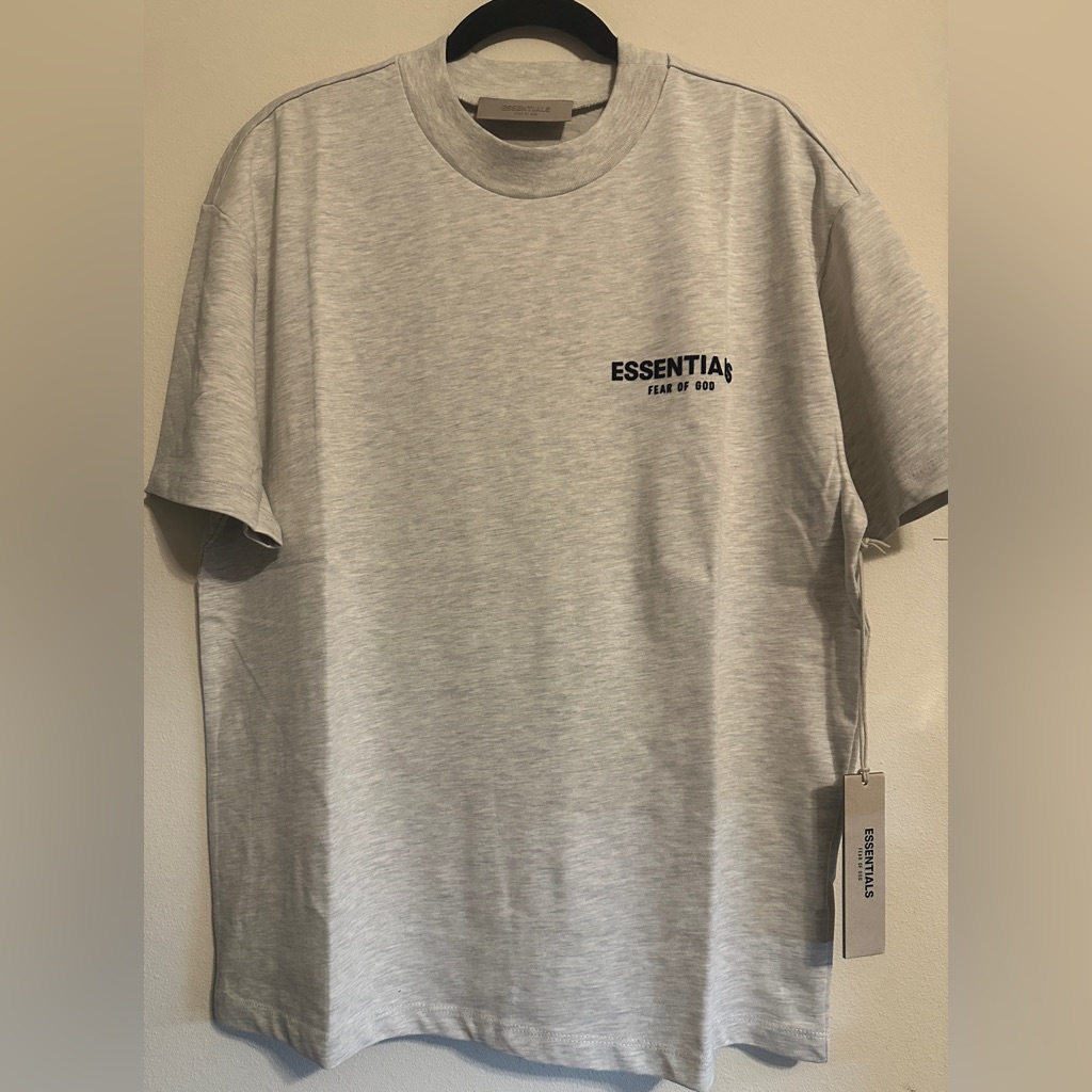 New Authentic - Fear Of God Essentials Light Oatmeal T-Shirt
